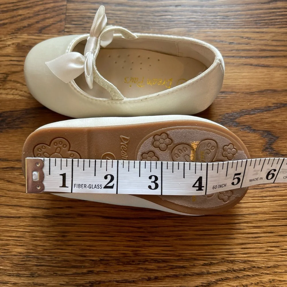 NWOT Dream Pairs Girls Satin Toddler Dressy Ballet Flats Size 4